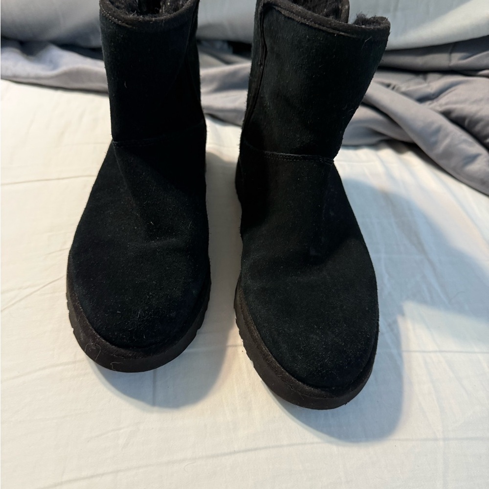 Women's Ugg Suede Boots